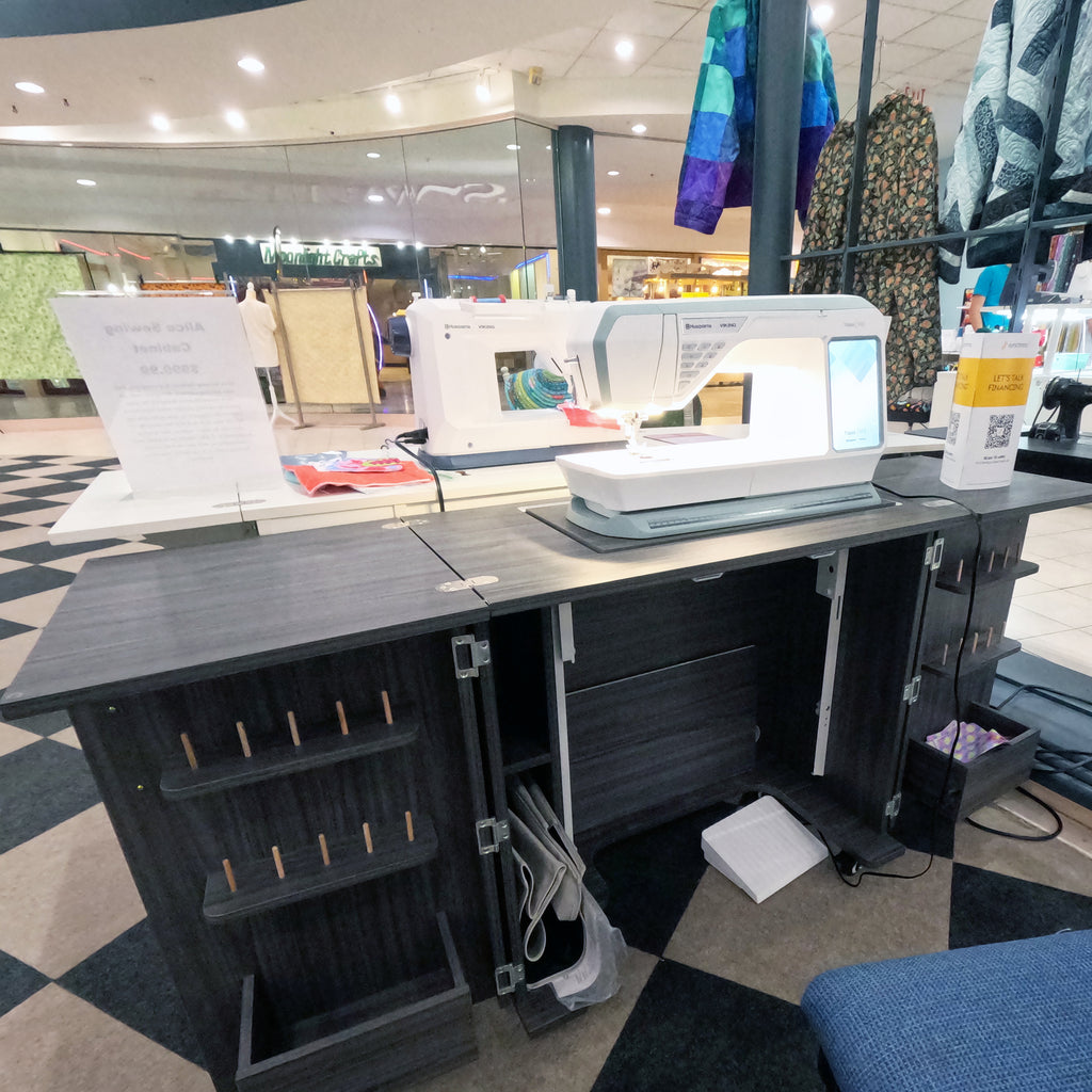Husqvarna Viking Topaz 55Q Sewing & Quilting Machine